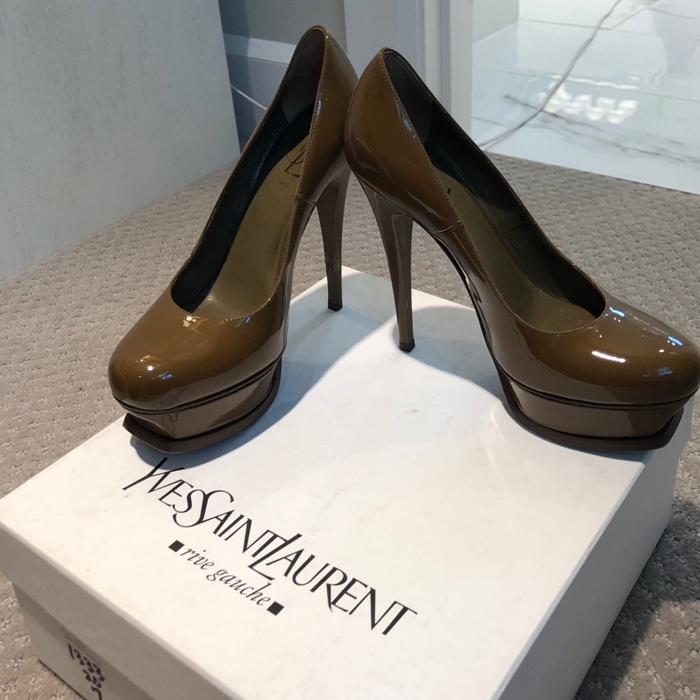 EUC YSL Tribute Pump 37